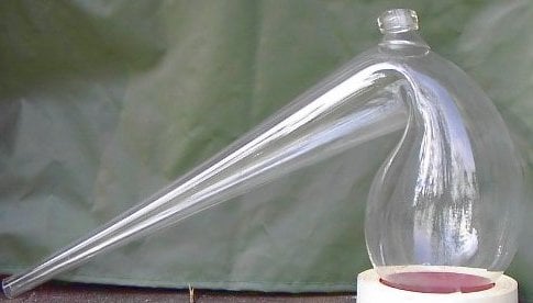 Glass retort - Glass retort