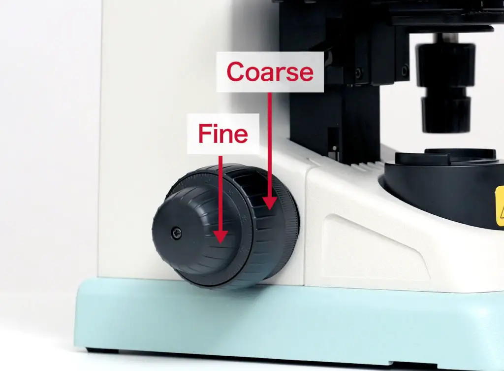 Coarse and fine adjustment knob of a microscope